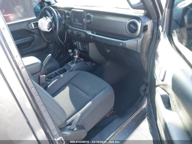 1C4HJXDG4JW132547 Jeep Wrangler Unlimited Sport S 4x4