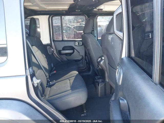 1C4HJXDG4JW132547 Jeep Wrangler Unlimited Sport S 4x4