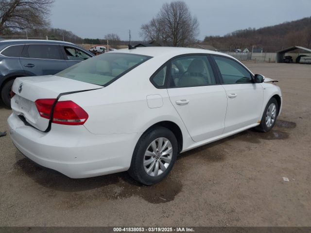 1VWAP7A33EC017587 Volkswagen Passat 2.5l Wolfsburg Edition