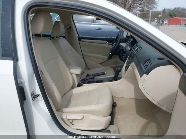 1VWAP7A33EC017587 Volkswagen Passat 2.5l Wolfsburg Edition