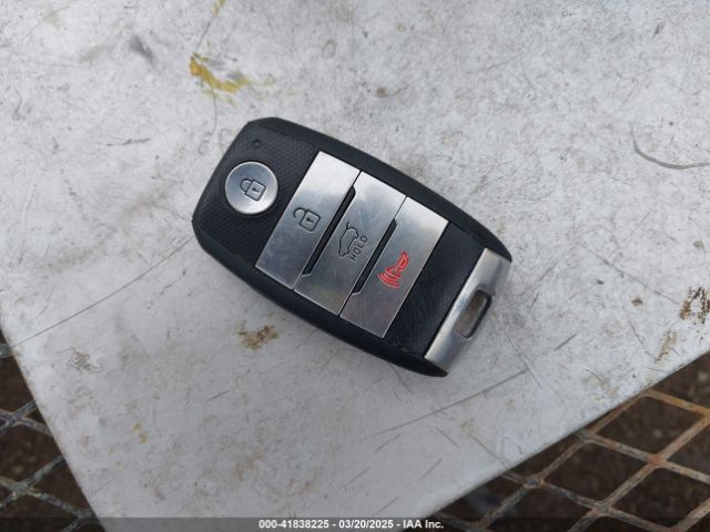 KNDCB3LC9H5087779 KIA NIRO LX