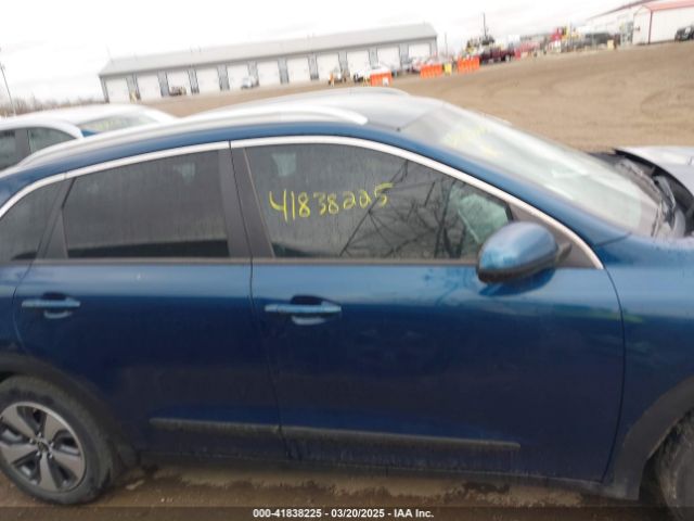 KNDCB3LC9H5087779 KIA NIRO LX