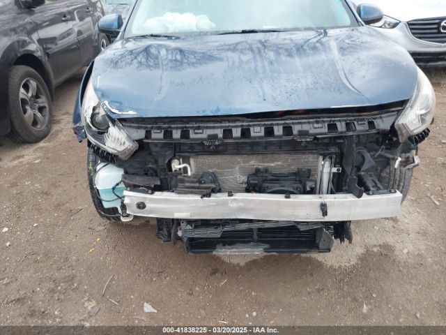 KNDCB3LC9H5087779 KIA NIRO LX