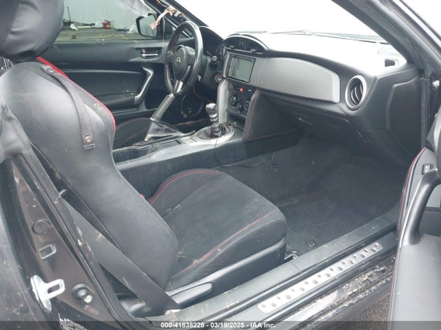 Scion FR-S 2015 JF1ZNAA16F9710455 Image 5