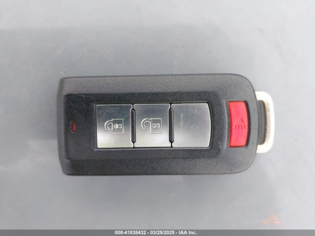 JA4AD3A35JZ060351 Mitsubishi Outlander Le