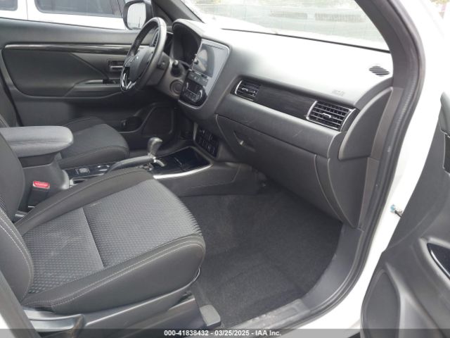 JA4AD3A35JZ060351 Mitsubishi Outlander Le