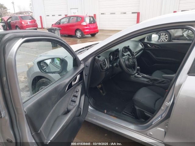 JM1BM1U77E1165829 Mazda Mazda3 I Sport