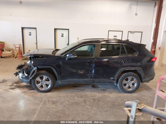 2T3RWRFV8NW129832 Toyota Rav4 Hybrid Xle