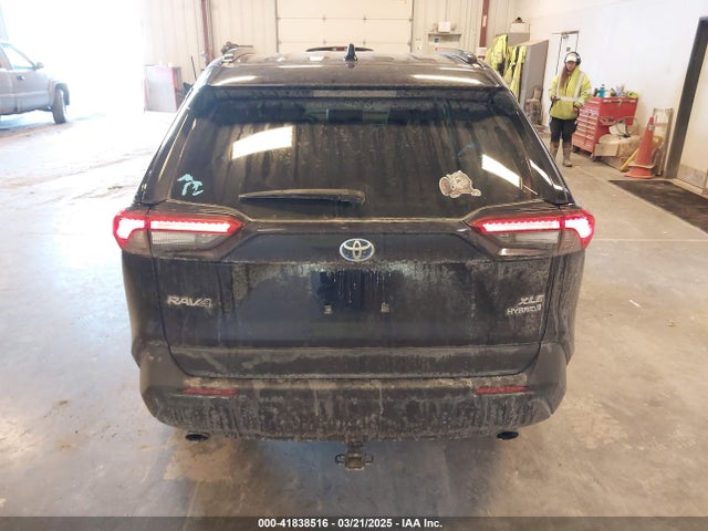 2T3RWRFV8NW129832 Toyota Rav4 Hybrid Xle