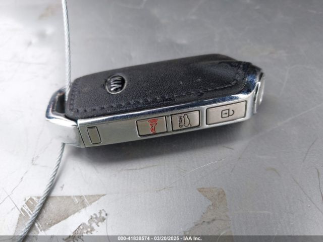 KNAE25LA2J6036690 KIA Stinger Premium