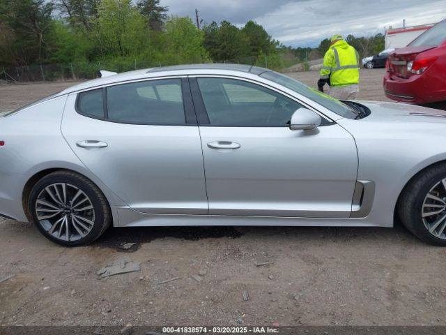 KNAE25LA2J6036690 KIA Stinger Premium