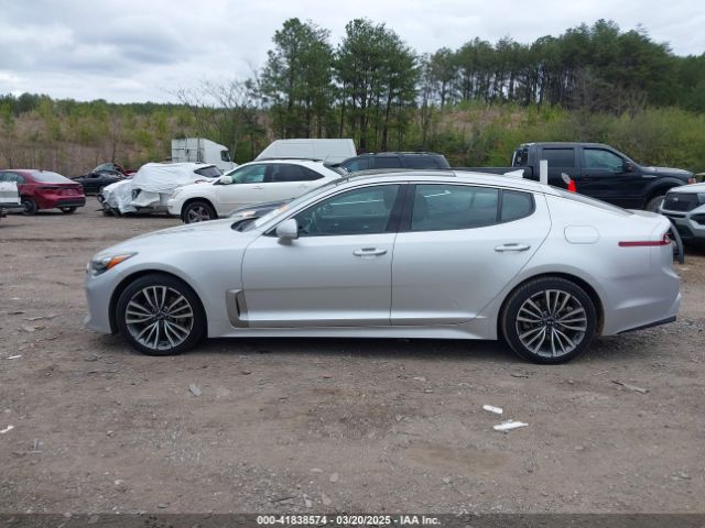 KNAE25LA2J6036690 KIA Stinger Premium