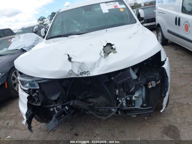 1C4RJFAG1NC175107 Jeep Grand Cherokee Wk Laredo E 4x4