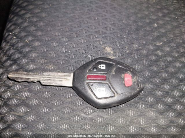 JA4AZ3A3XGZ039201 Mitsubishi Outlander Es