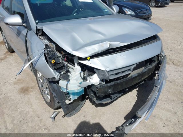3KPC24A30JE020135 Hyundai ACCENT SE