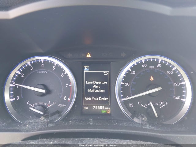 5TDKZRFH7JS275377 Toyota Highlander Xle