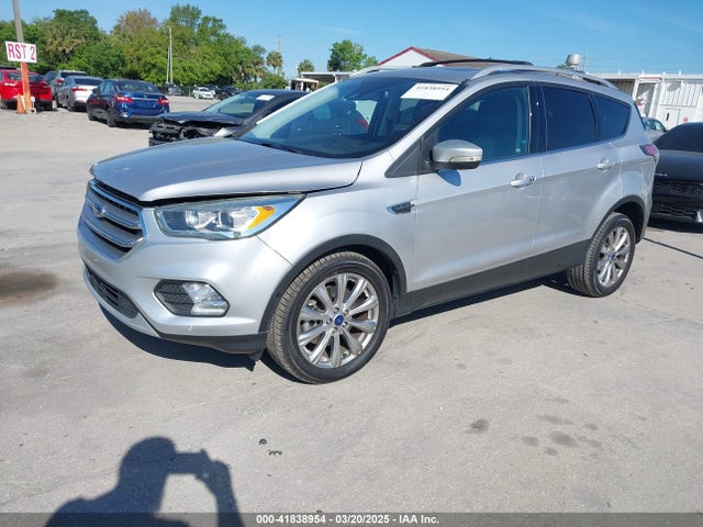 1FMCU9J96HUA44815 Ford Escape Titanium