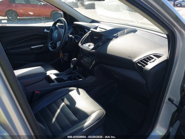 1FMCU9J96HUA44815 Ford Escape Titanium