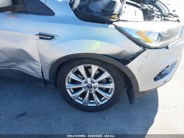 1FMCU9J96HUA44815 Ford Escape Titanium