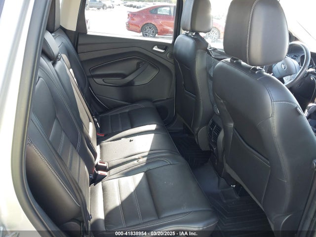 1FMCU9J96HUA44815 Ford Escape Titanium