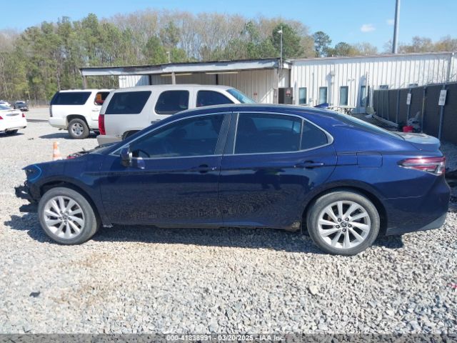 4T1C11AK7NU642811 Toyota CAMRY LE