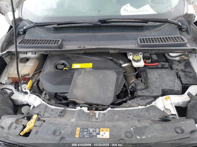 1FMCU9JX9GUA62674 Ford Escape Titanium