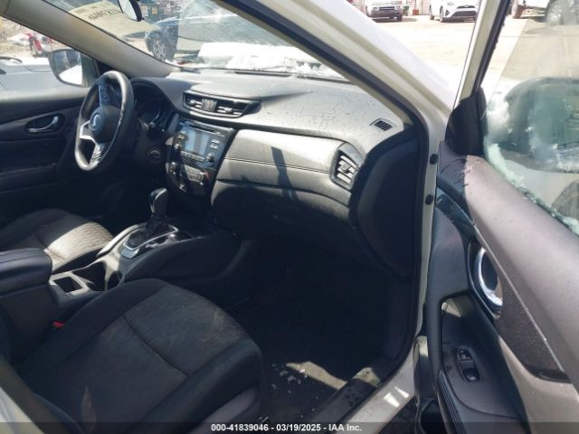 5N1AT2MM8HC777567 Nissan ROGUE S
