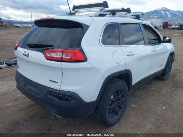 1C4PJMCS7HW588228 Jeep Cherokee Latitude 4x4