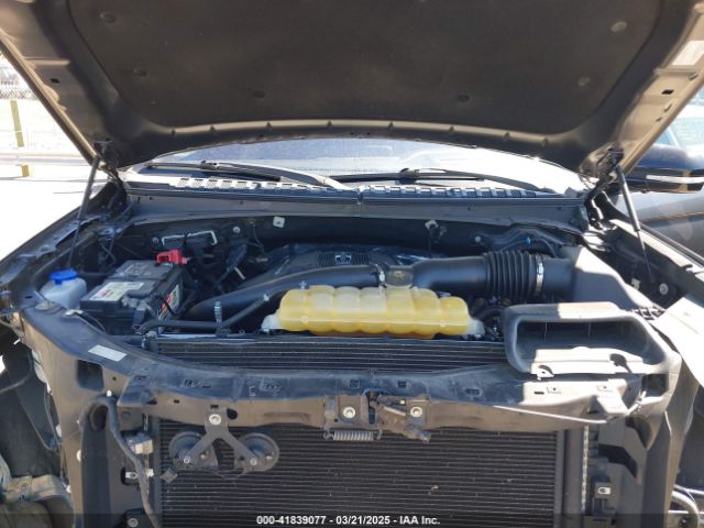 5LMJJ2LT1JEL13235 Lincoln Navigator Reserve