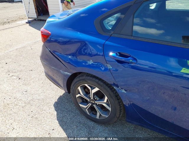 3KPF24AD0ME264586 KIA Forte Lxs