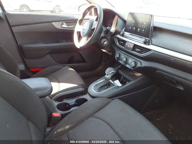 3KPF24AD0ME264586 KIA Forte Lxs