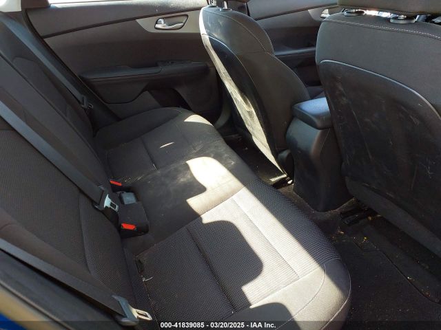 3KPF24AD0ME264586 KIA Forte Lxs