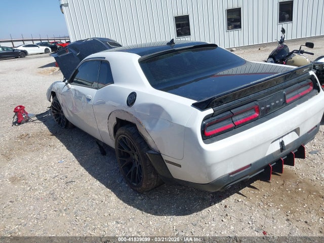 Dodge 2019 2019 2C3CDZFJ3KH724029 Image 3
