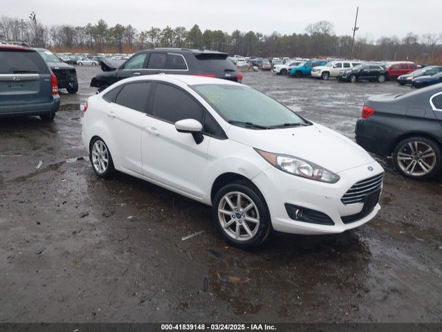 Ford FIESTA SE 2019 3FADP4BJ1KM123645 Image 1