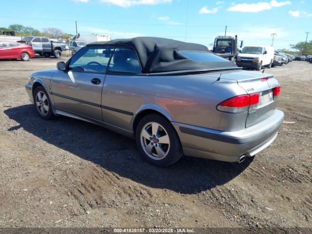 2002 SAAB 9-3 YS3DF78K727009327 Photo 2