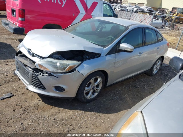 Ford FOCUS SE 2014 1FADP3F22EL347901 Image 2