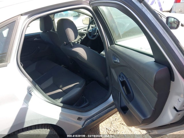 Ford FOCUS SE 2014 1FADP3F22EL347901 Image 8