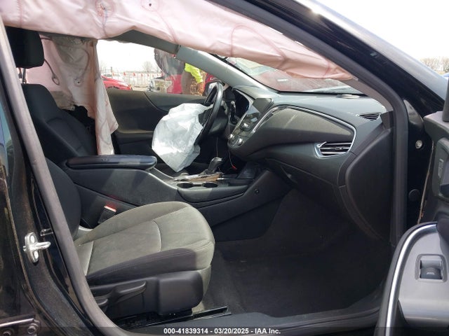 1G1ZD5ST2JF134385 Chevrolet MALIBU LT