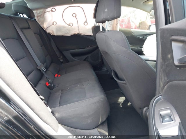 1G1ZD5ST2JF134385 Chevrolet MALIBU LT