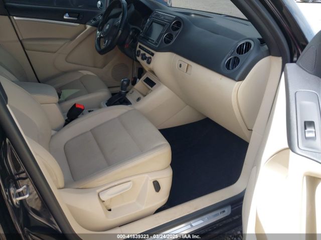 WVGAV7AX1GW017760 Volkswagen Tiguan R-line