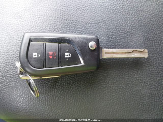 2T3G1RFV8PW398731 Toyota RAV4 LE