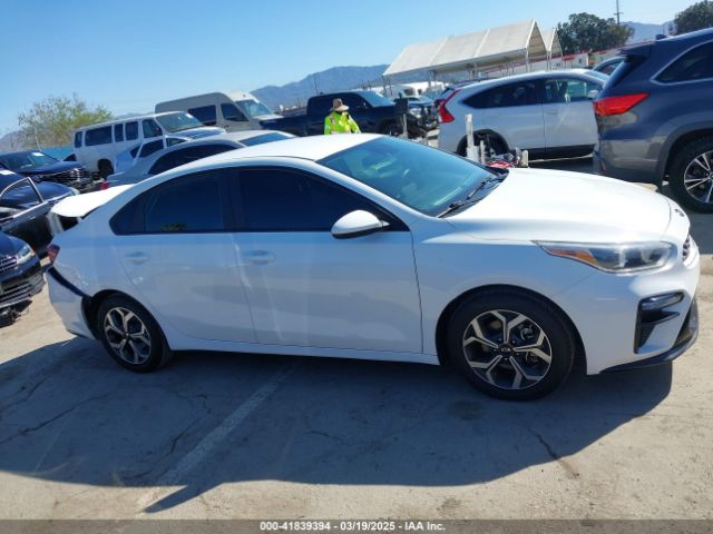3KPF24AD3ME283990 KIA Forte Lxs