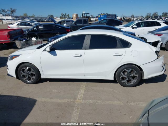 3KPF24AD3ME283990 KIA Forte Lxs