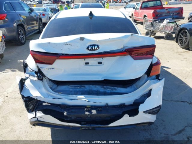 3KPF24AD3ME283990 KIA Forte Lxs