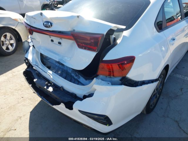 3KPF24AD3ME283990 KIA Forte Lxs