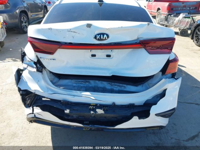 3KPF24AD3ME283990 KIA Forte Lxs
