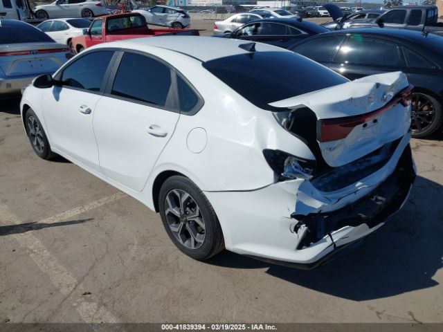 3KPF24AD3ME283990 KIA Forte Lxs