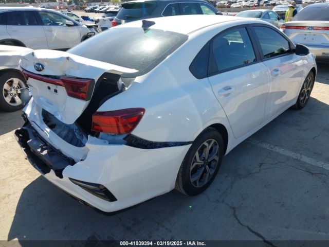 3KPF24AD3ME283990 KIA Forte Lxs