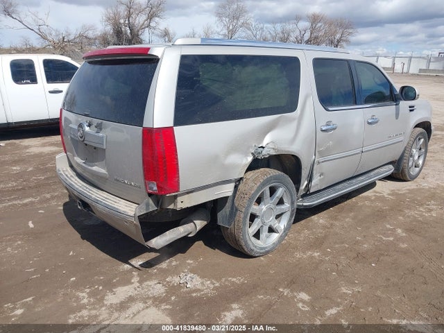 2008 CADILLAC ESCALADE ESV 1GYFK66898R179046 Photo 3