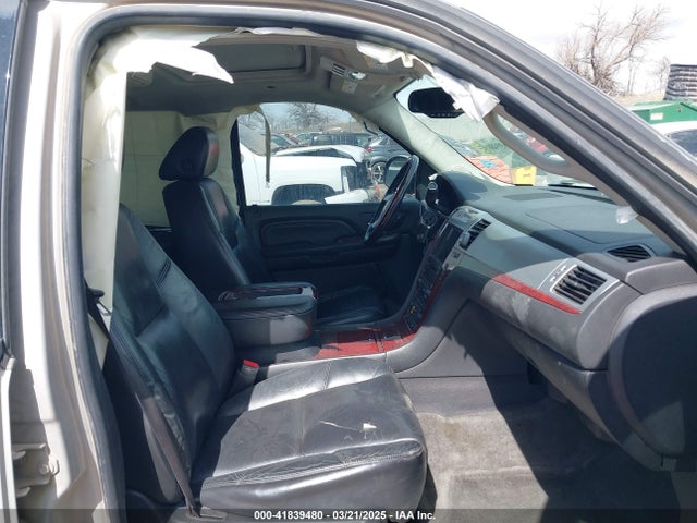 2008 CADILLAC ESCALADE ESV 1GYFK66898R179046 Photo 4